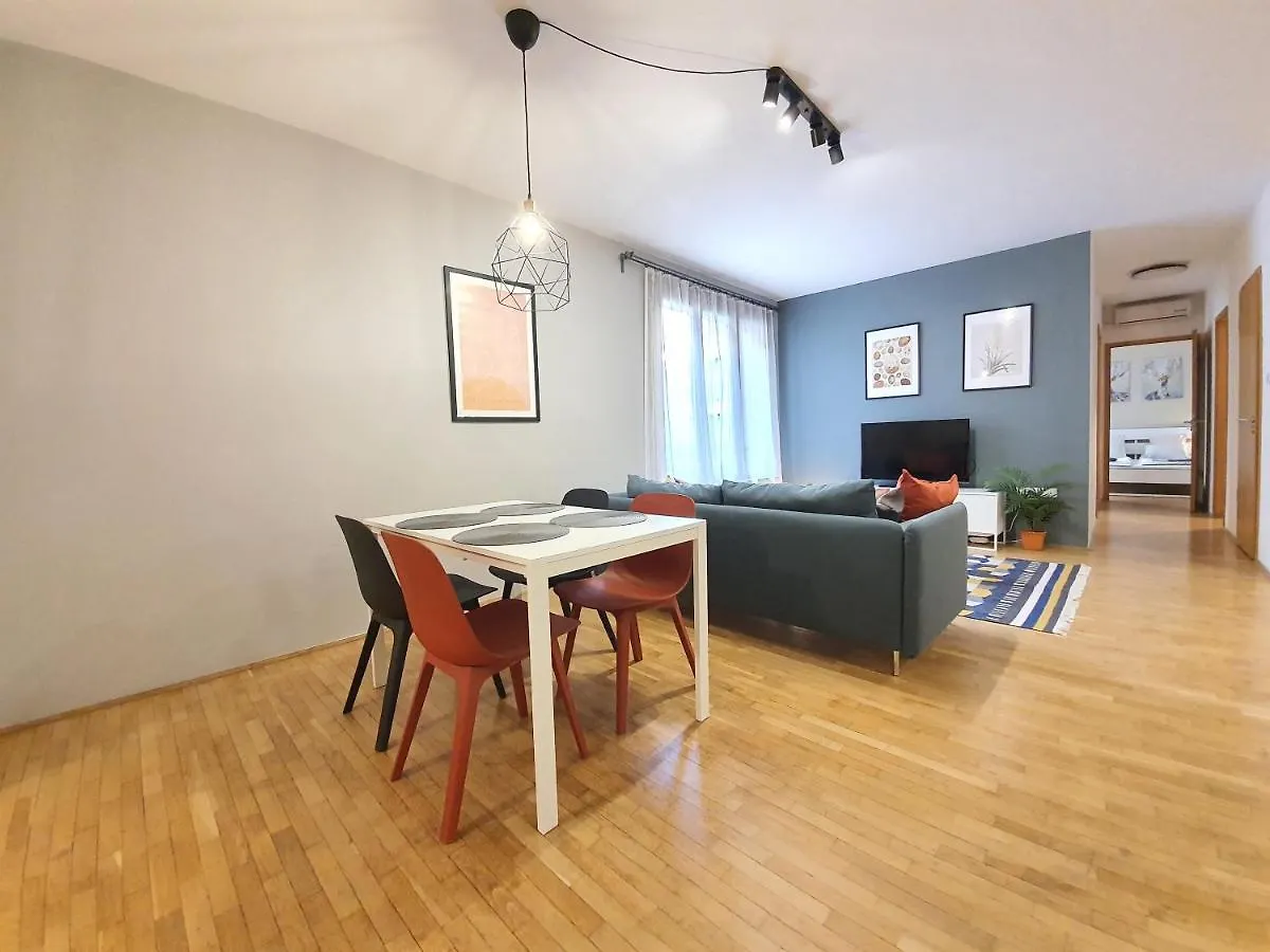 Calm Island In The Soho Apartman Budapest
